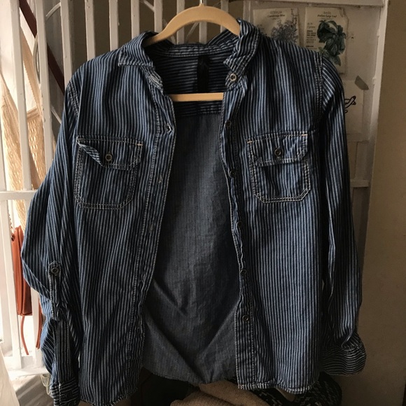 Long-Sleeve Button Down Shirt - Picture 2 of 4